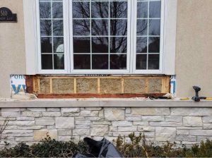 What does a Stucco Inspector do? - Home window with missing sill